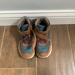 Oshkosh b’bosh Boots Youth Size 10